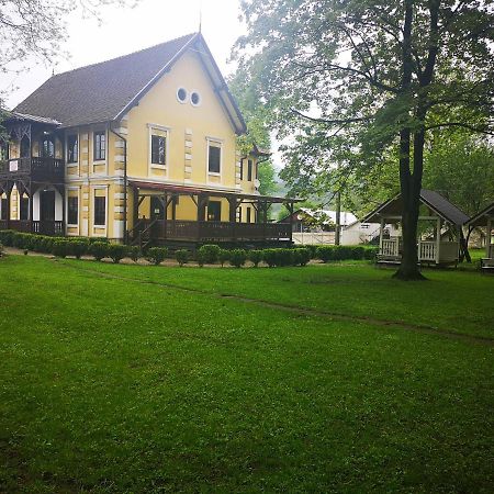 Dofteana Park Villa Leorzeni Ngoại thất bức ảnh
